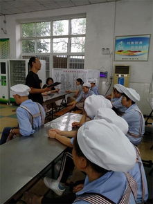 南方中學(xué)膳食科開展員工食品安全教育活動(dòng)