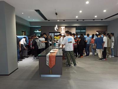 走進科技前沿，啟迪創(chuàng)新夢想——城關中學師生探訪普森4.0智能工廠紀實